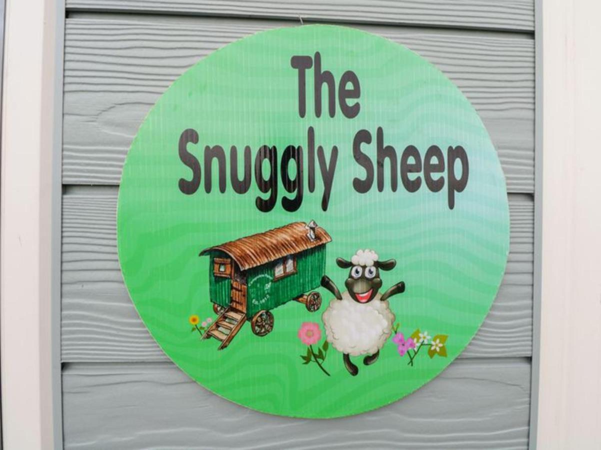 The Snuggly Sheep Shepherd Hut Farm Stay Ballyshannon Buitenkant foto